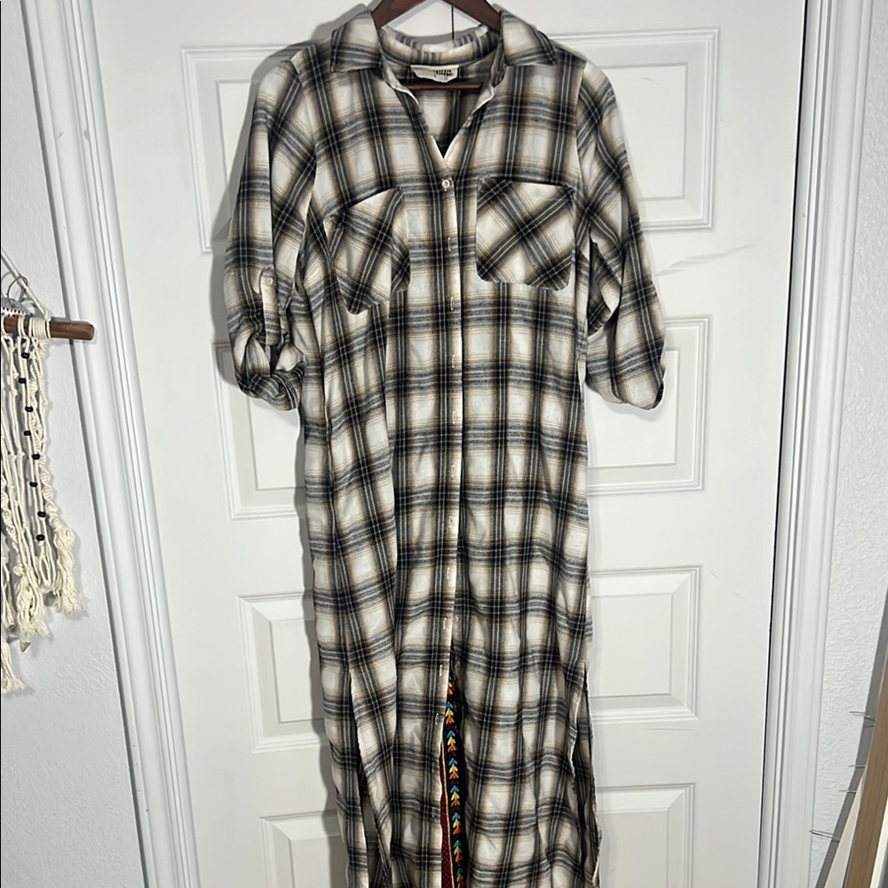 Savanna Jane Plaid Long Sleeve Maxi Dress - Picture 2 of 4
